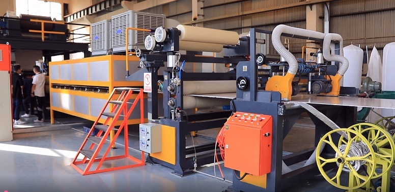 無膠大(dà)闆生(shēng)産流水(shuǐ)線2